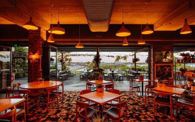 Big4 Sandstone Point Holiday Resort