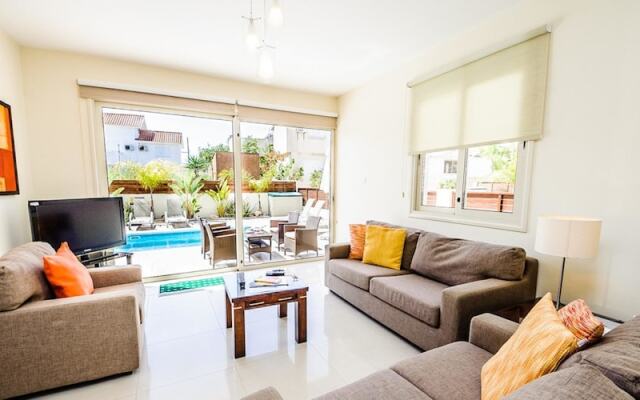 Rent Private Villa 018