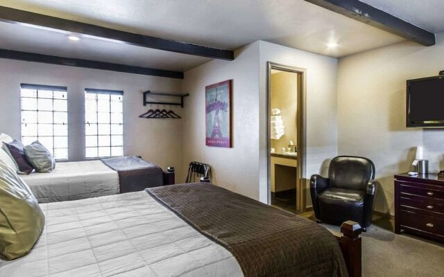 Rodeway Inn & Suites Downtowner-Rte 66