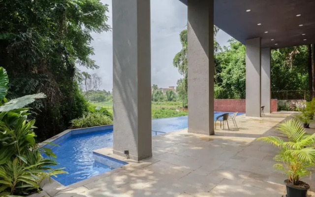 Sol Banyan by Hireavilla - 1BR w Pool in Candolim