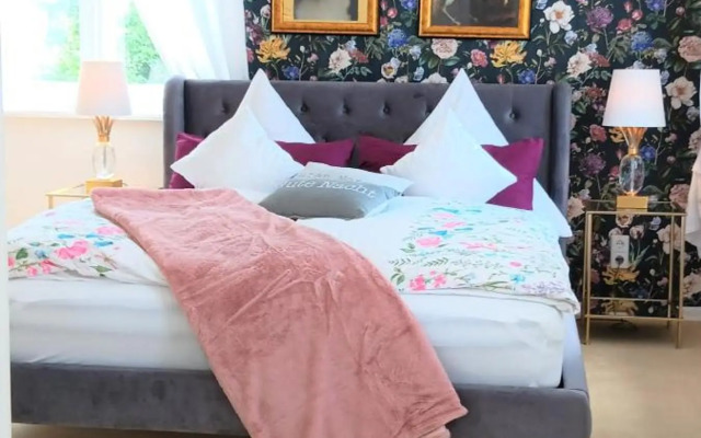 VILLA FREIA Dresden & Großer Garten Wohlfühlfactory by Freia