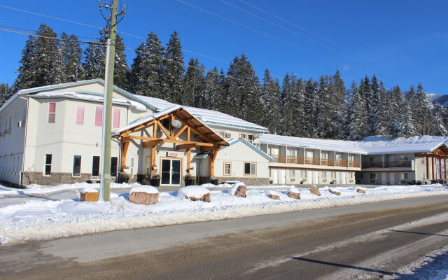 Golden Village Lodge