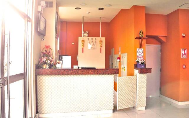 Reyna Hotel