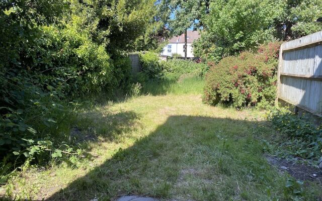 Shirley House Self Catering Guest House, 5 min Drive to Cruise Ship Terminals and City Centre