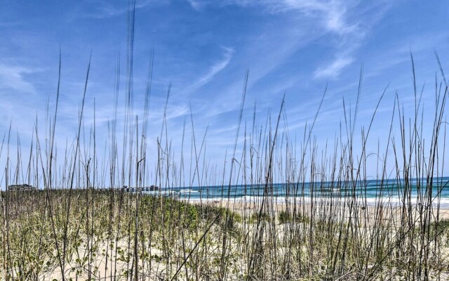 Beachfront Nags Head Condo w/ Private Balcony!