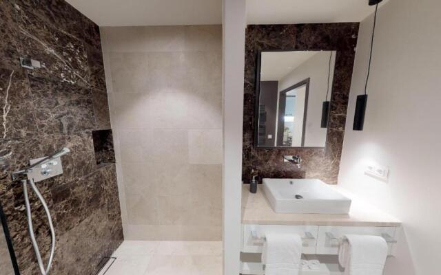 White Pearl Apartment 0.09