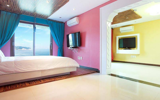 Geoje The Beach Pinx Pension