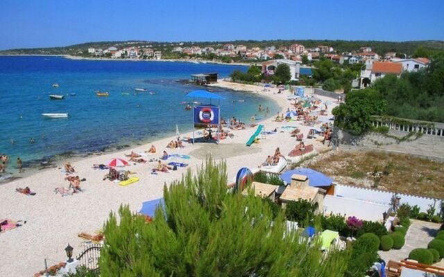 Apartment Josip - with parking: A1 Rogoznica, Riviera Sibenik