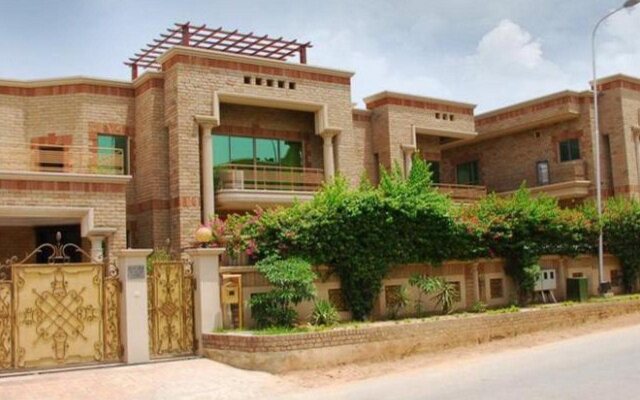 Avari Xpress Residence School Road