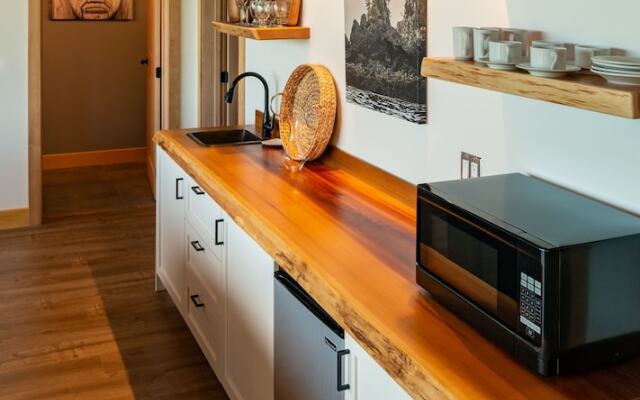 Haida House at Tllaal