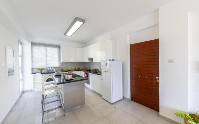 Limassol Olimpia Beach Suite