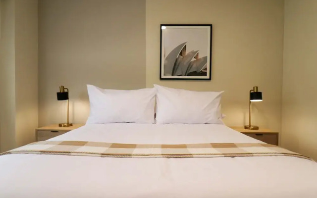 w Comfy 2BR w Modern Balcony Near Kennedy Park
