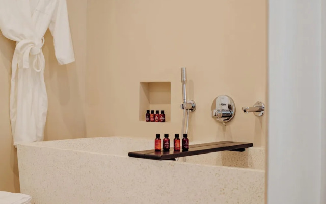 Thymises Boutique Hotel