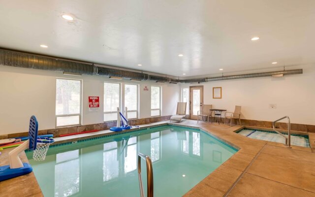 Private Pool & Hot Tub: Sunriver Retreat!
