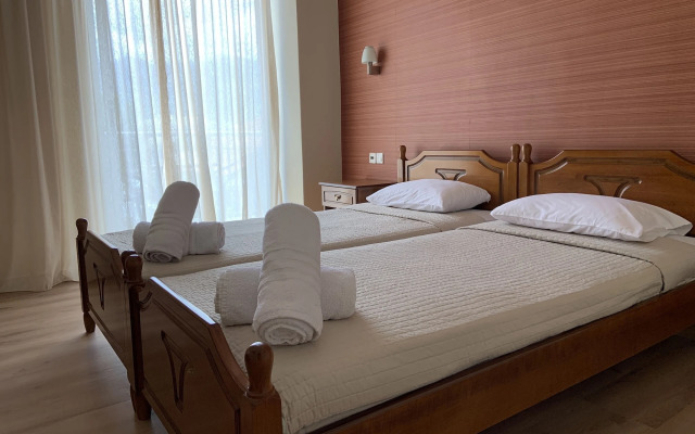 Hotel Flisvos