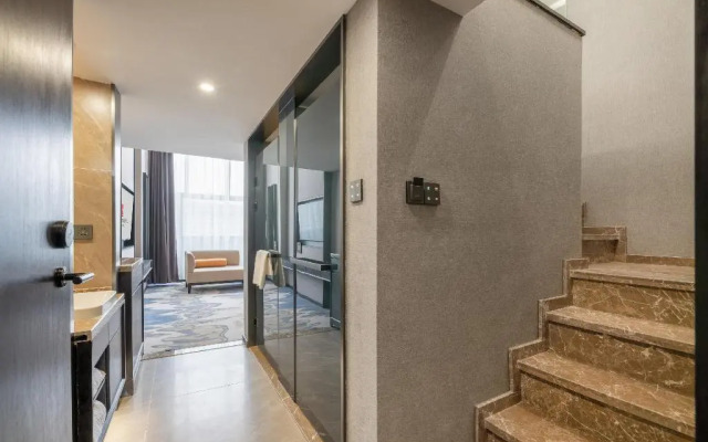 Rezen Dong Hotel (Xi'an Bell Tower Provincial Government Store)