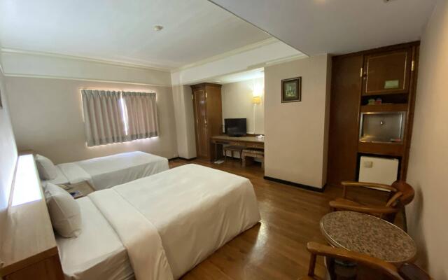 Tapeng Bay Holiday Hotel