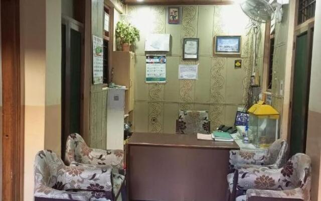 Goroomgo Shah Guest House Nainital