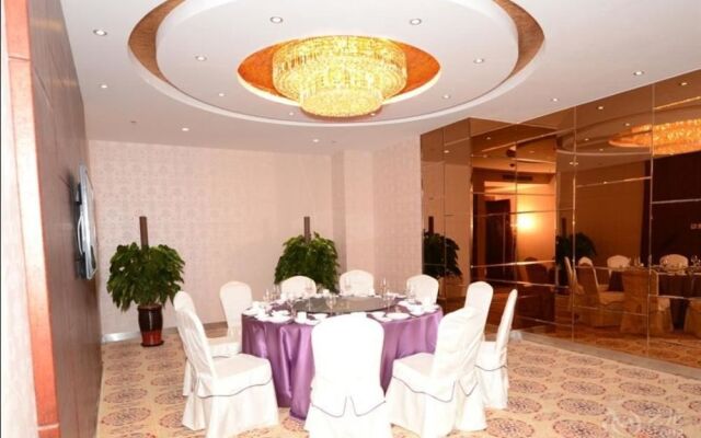 Fuyong Yulong Hotel