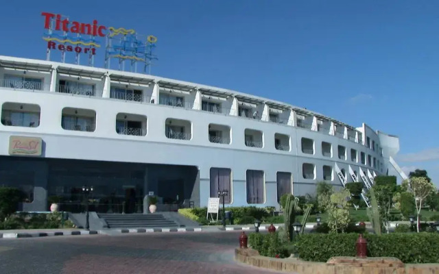 Titanic Resort and Aqua Park