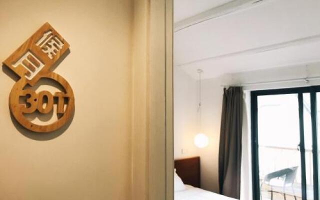 Fullmoon Hostel