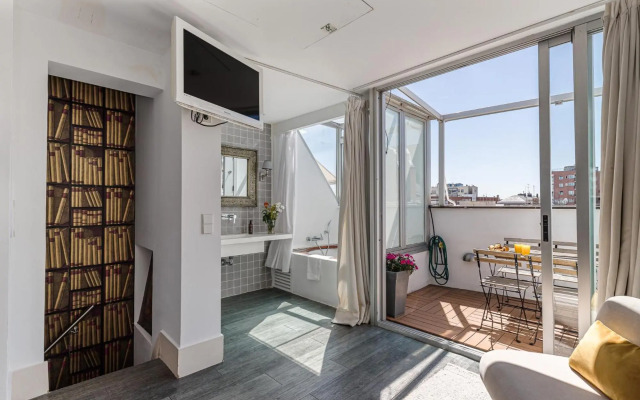 BNBHolder Luxury Triplex CHAMBERI