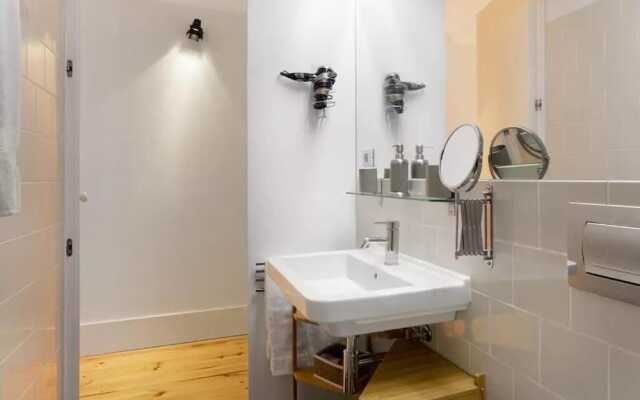 Oporto Invite Flores