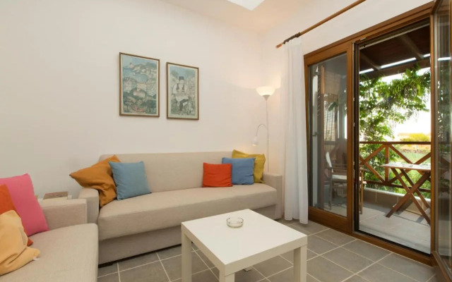 Functional house by the sea at Ierissos