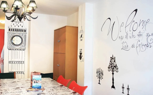 Barri Antic Hostel & Pub