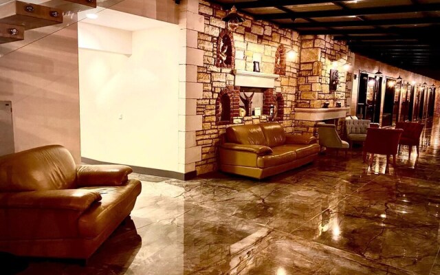 Victoria Hotel and Lounge