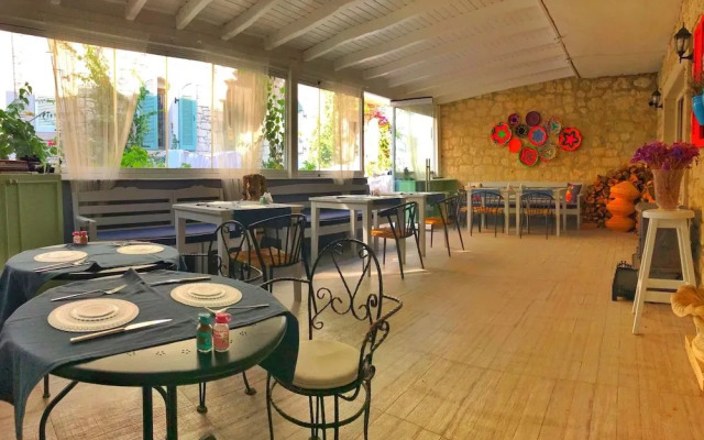 Rue d'Azur Alacatı