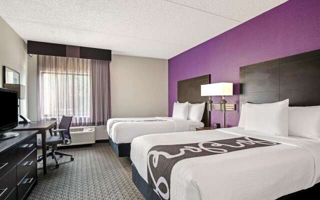 La Quinta Inn & Suites by Wyndham Miami Airport East