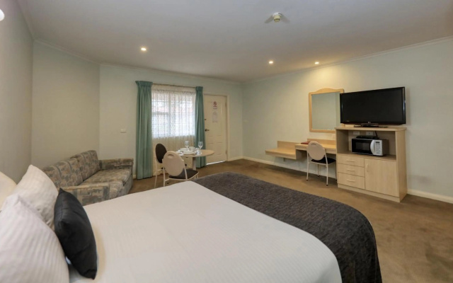 Charles Rasp Motor Inn & Cottages – Guest Rooms – Broken Hill
