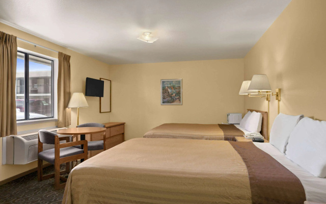 Travelodge by Wyndham Wenatchee