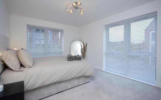 Luxury Duplex 2-Bed Apartment Fruit Market Marina