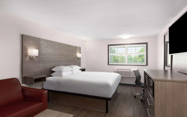 Ramada by Wyndham Medford Airport North