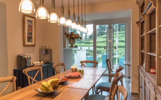 Hangzhou Yunqi Fan Path Blue b&B