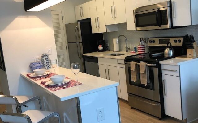 Cook City Suites - 1616 Walnut Street