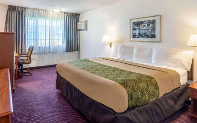 Rodeway Inn & Suites Hwy 217 & 26 W