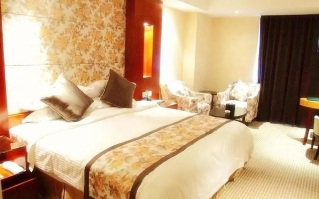 Iris Orchard All Suites Hotel (Tangshan Convention Center)