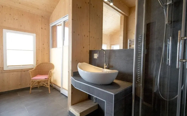 Beautiful Chalet With hot tub