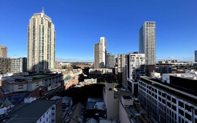 KOZYGURU SYDNEY CBD Family Friendly 3Bed APT NHA653-1702