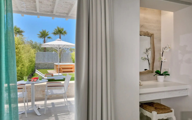White Pearls Luxury Suites - Adults Only