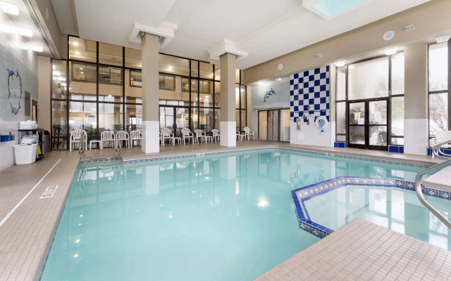 Comfort Inn & Suites