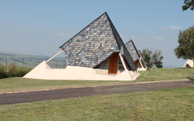 Pyramids Motel