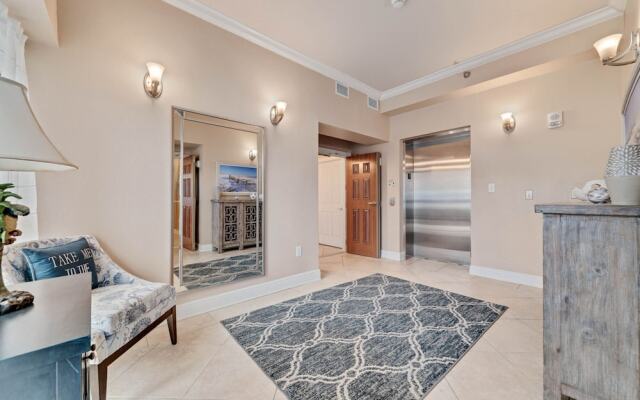 LUXURY Penthouse Style Condo 2