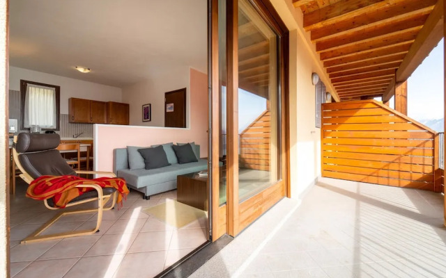 Willow Apartment with Lakeview