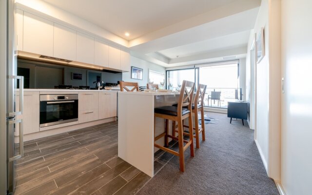 Cbd Brand New Modern Seaview Apt