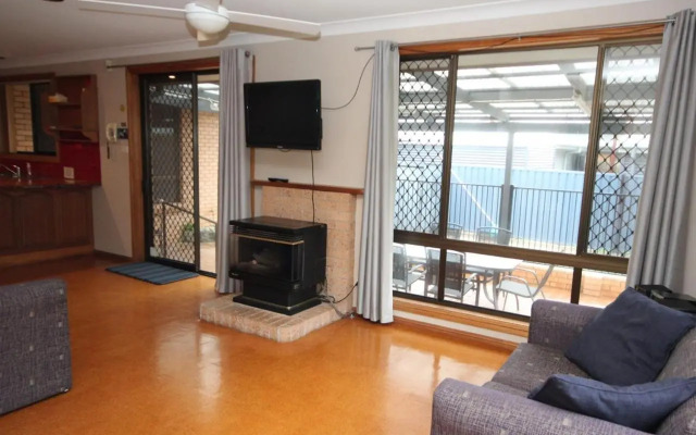 Middlerock Retreat - 92 Chepana St Lc