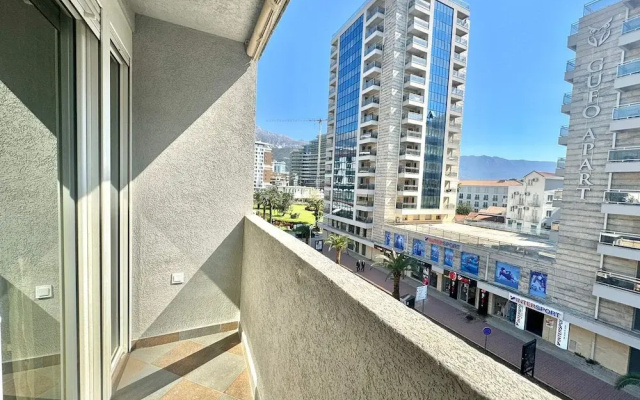 Maxim Family Apartment Budva